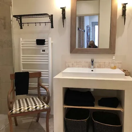 Sous Le Clocher Apartamento
