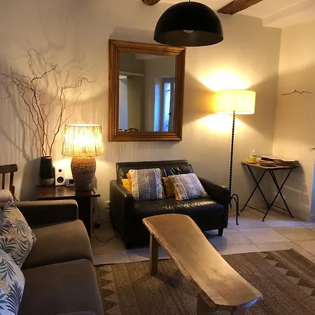 Sous Le Clocher Apartamento Marsella